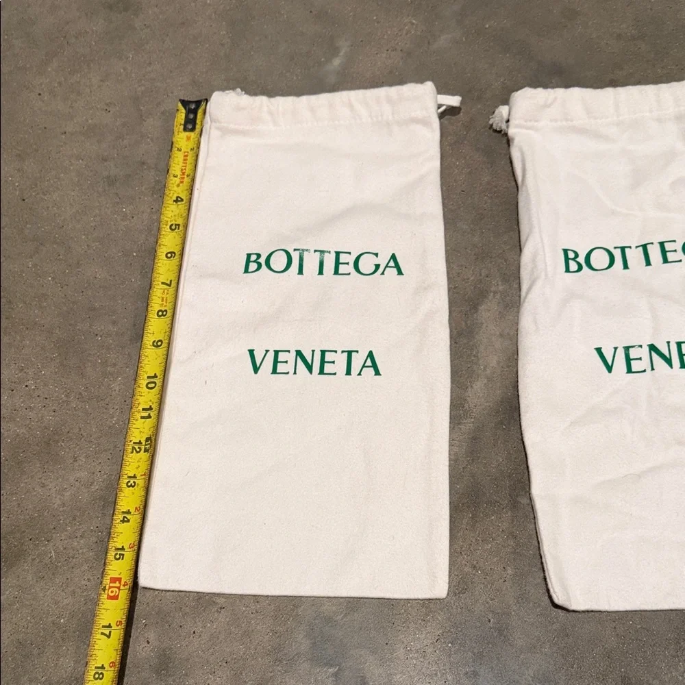 Authentic Bottega Veneta White Drawstring Dust Bags with Green Logo (Pair)